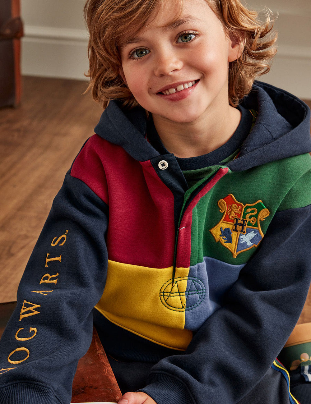 Hogwarts on sale crest sweatshirt