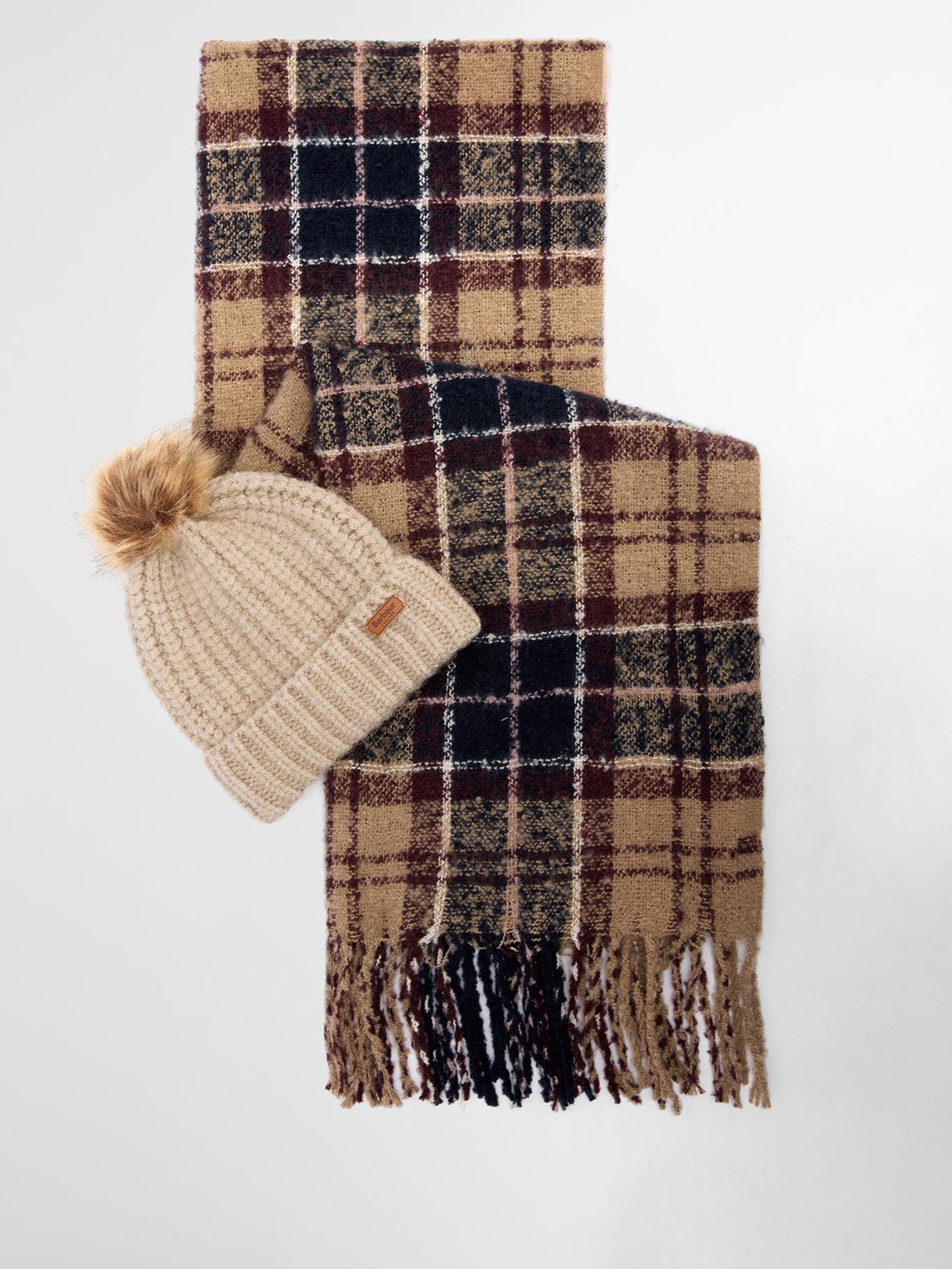 Barbour Saltburn Beanie & Tartan Scarf Gift Set