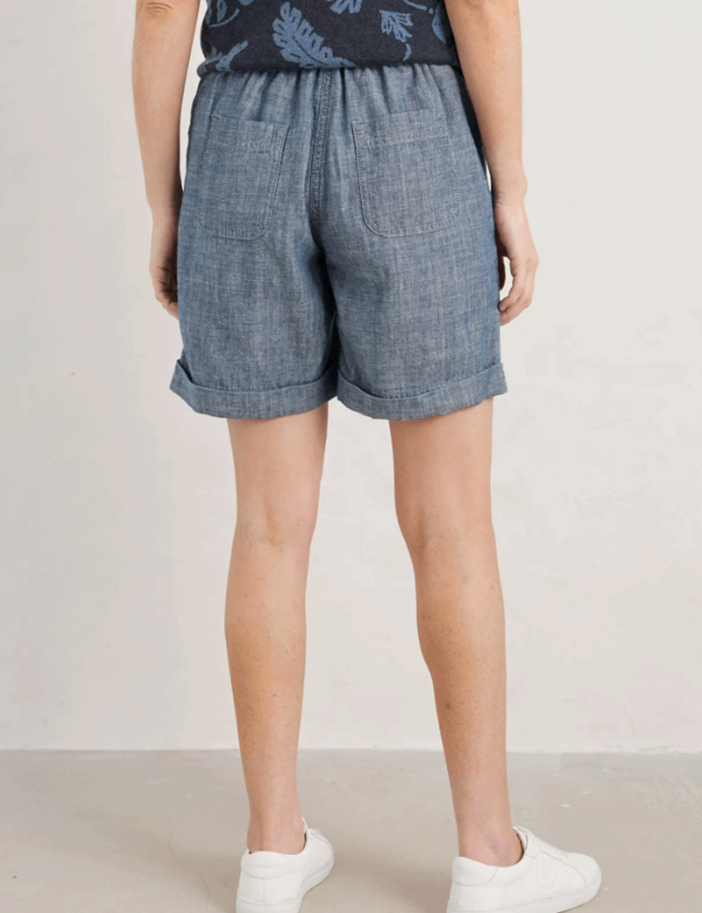 Woman facing away wearing the Penderleith Shorts